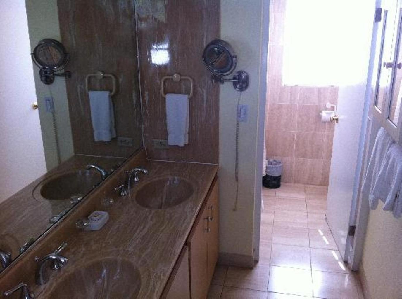 Fourways Inn Mount Pleasant Екстер'єр фото